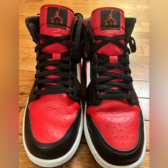 Nike Air Jordan 1 Mid Red/White/Black Size11
Mid Sneakers. - Picture 6 of 16
